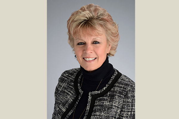 Beth Kallenborn – Background – 600×400 Beth Kallenborn headshot